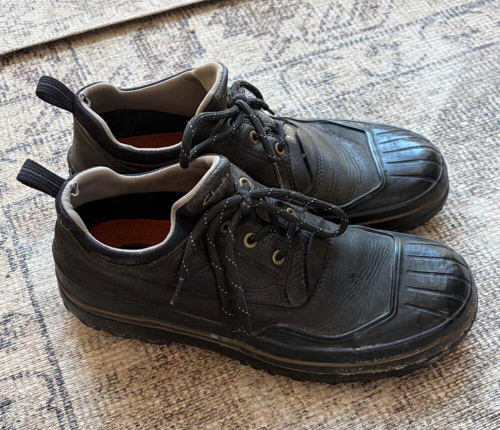Clarks Black / Brown Leather Duck Boots Waterproof Lace Up Shoes
